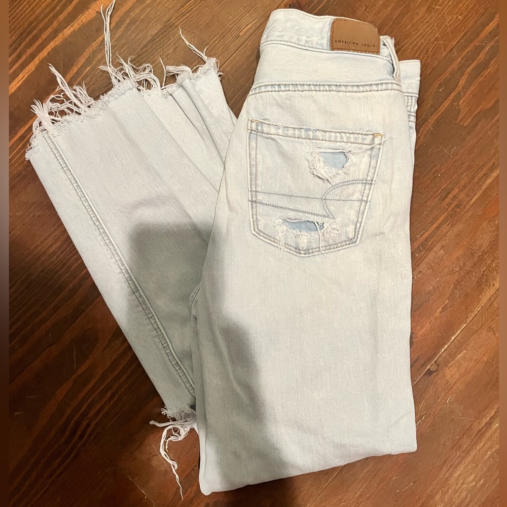 Women’s American Eagle light wash jeans